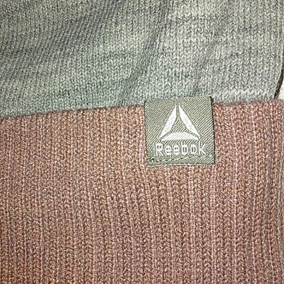 ☆NWT☆Women's REEBOK Fleece Lined Winter Beanie Hat with Pom Pom - Picture 5 of 9